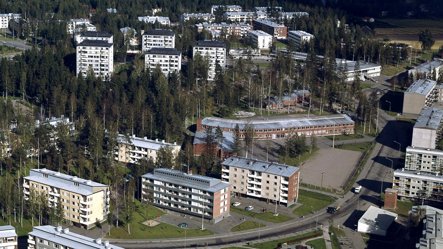 Lähiöt | Kannelmäki oli koko maailma, muistelee lähiössä lapsuutensa asunut Eva Biaudet
