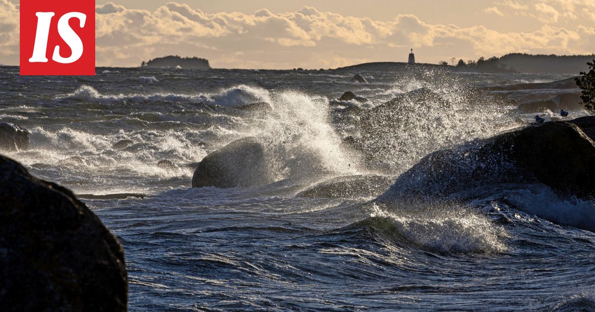 Yli 19 000 asiakasta ilman sähköä – kova tuuli kurittaa Suomea