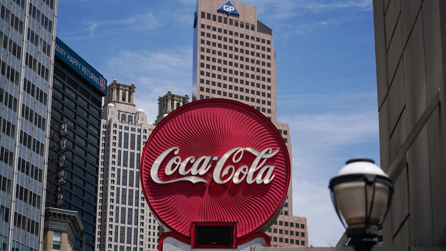 Yhdysvallat | Coca-Cola tuo markkinoille Trumpin toivoman uuden version virvoitus­juomastaan