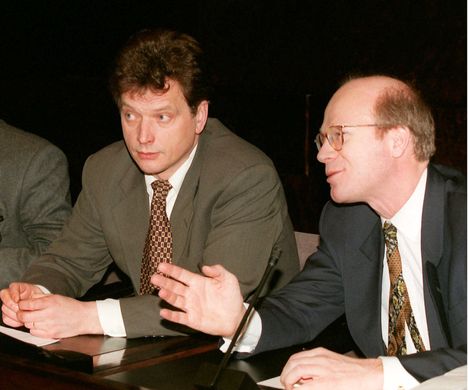 Kokoomuksen puheenjohtaja Sauli Niinistö ja Kimmo Sasi vuonna 1996.