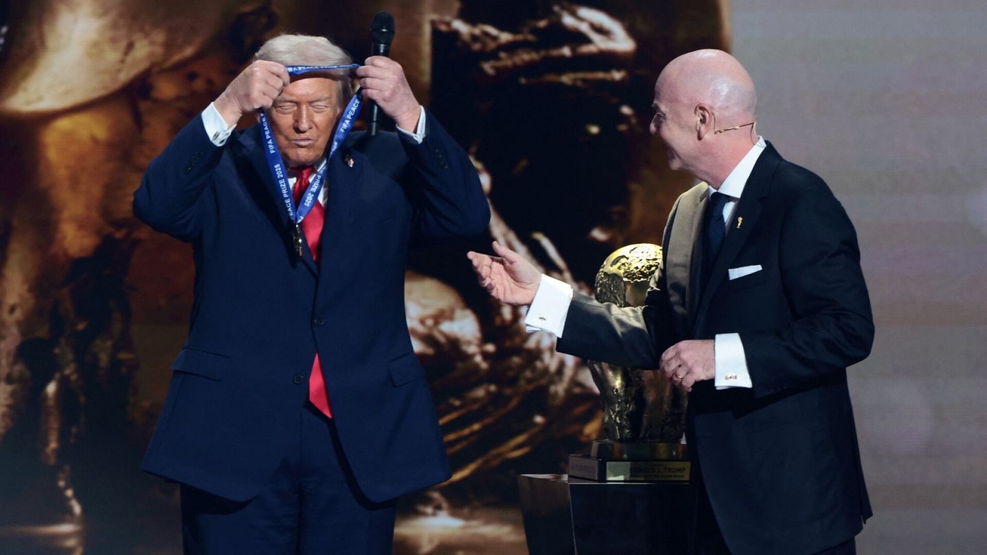 Jalkapallo | Donald Trumpille Fifan rauhan­palkinto