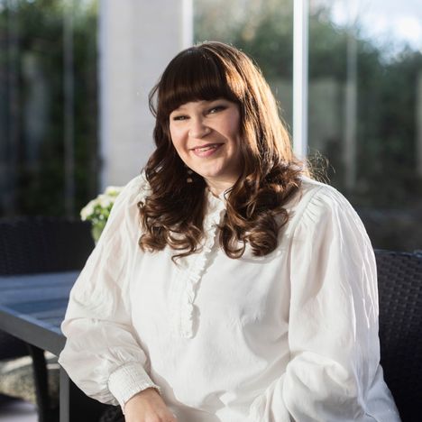 Kun kiinteistönvälittäjä Emilia Nikkilä tulee kotikäynnille, moni luulee, että hän vetää hihasta hyvän hinnan. ”Ennen tuloa tehdään iso selvitystyö kohteesta. Varaan käynteihin puolitoista tuntia.”