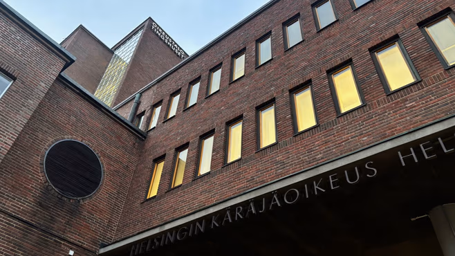 芬蘭健身房男子稱女跨男「女人」把她們趕出男更衣室判賠1000歐元