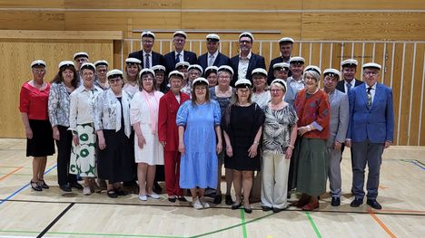Riemuylioppilaat M nt st Sai Hyv t L ht kohdat El m n KMV lehti riemuylioppilaat-m-nt-st-sai-hyv-t-l-ht-kohdat-el-m-n-kmv-lehti