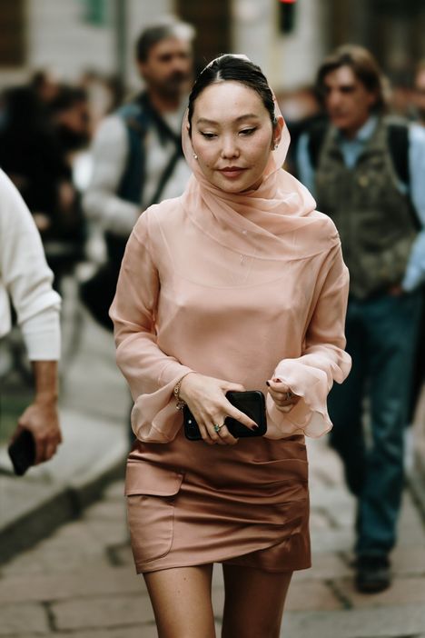 Pantonen vuoden väri 2025 on mocha mousse – tältä suklainen sävy ... Pantonen vuoden väri 2025 on mocha mousse – tältä suklainen sävy ...