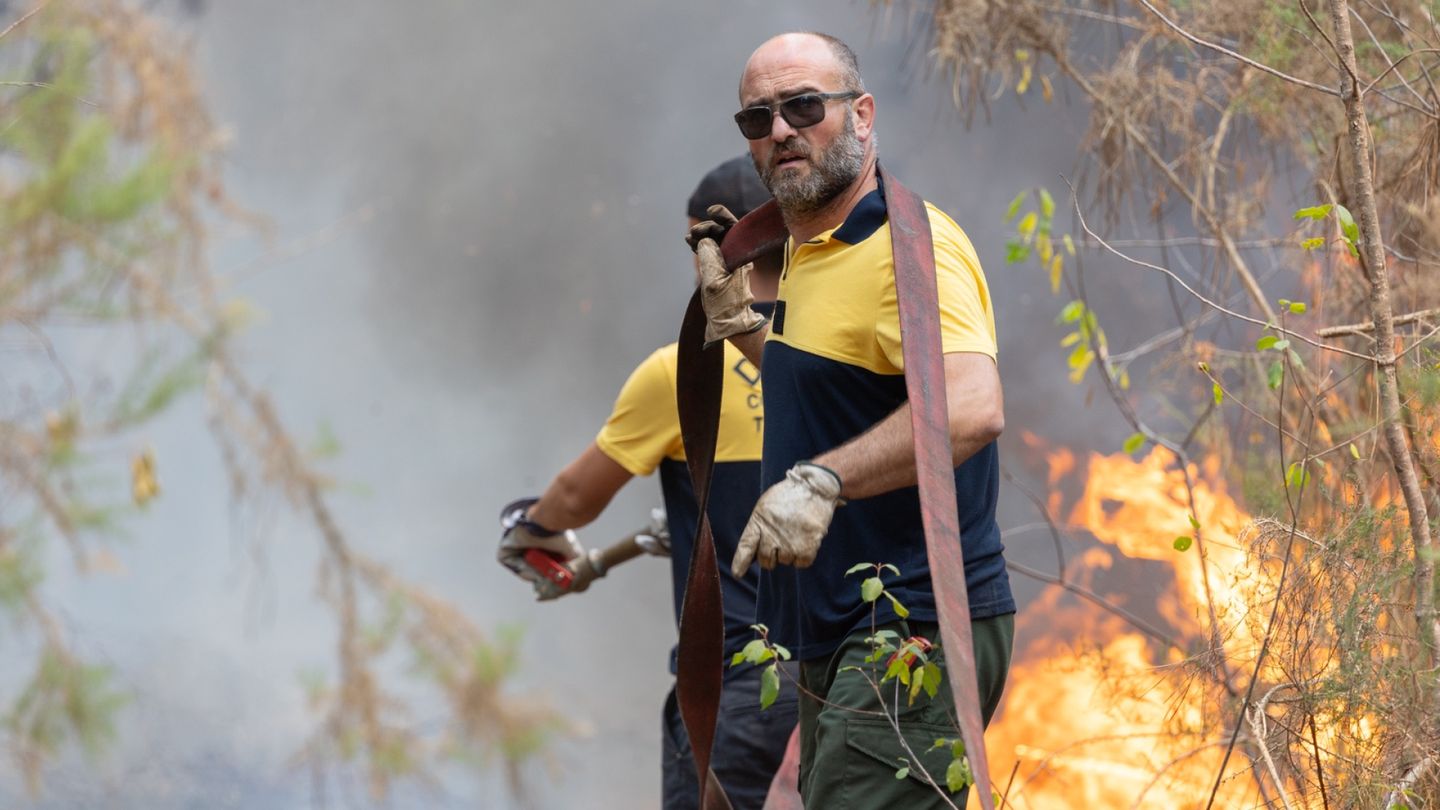"Felt like the end of the world": Finn flees home at night as France's megafire rages