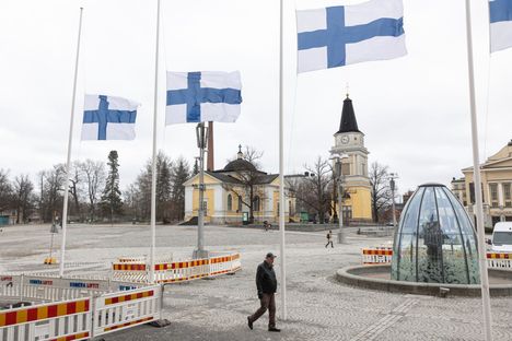 Suruliputus Tampereen Keskustorilla keskiviikkona 3.4.