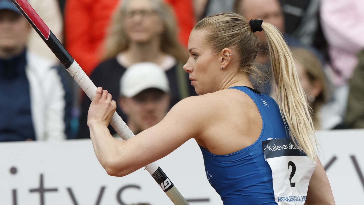 Pole vaulter Elina Lampela's season over due to ankle injury