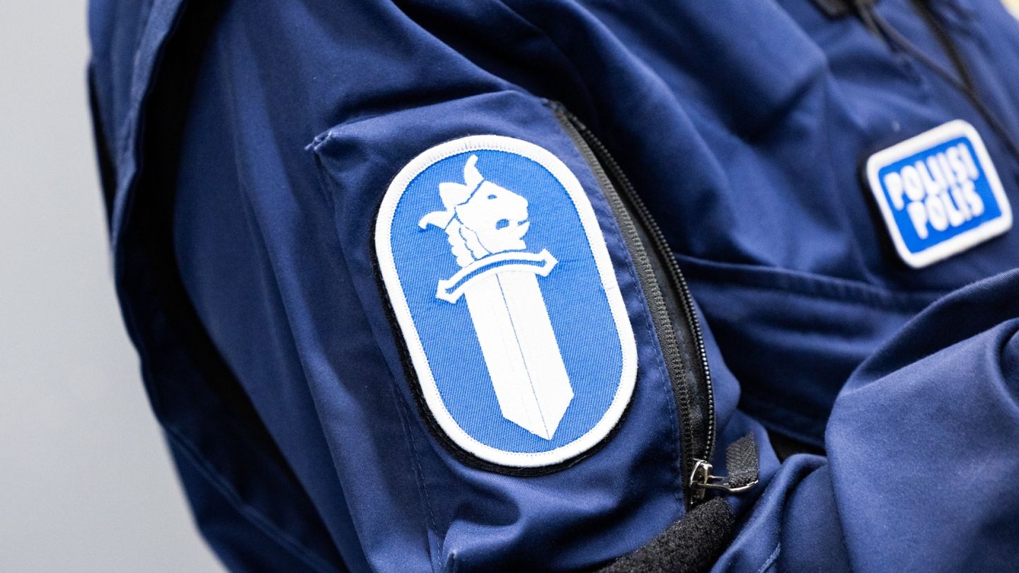 Poliisi tutkii kansanedustajien koteihin tunkeutumisia – pyytää havaintoja
