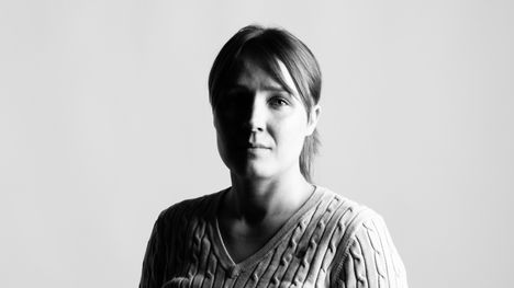 Tiina Vileniä helpotti, kun hän lakkasi syyttelemästä itseään siitä, että koki synnytyksen jälkeen voimakasta ahdistusta. ”Myönsin itselleni, ettei ahdistus ollut minun syyni. En tehnyt mitään väärin synnytyksessä niin, että olisin voinut estää, että sairastuin.” 