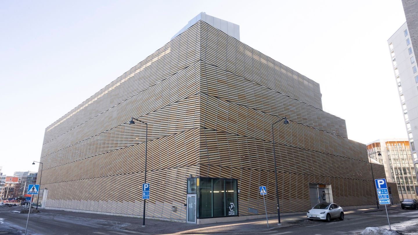 Helsinki Parking Garage Safety Decision Delayed Amid Fatal Falls