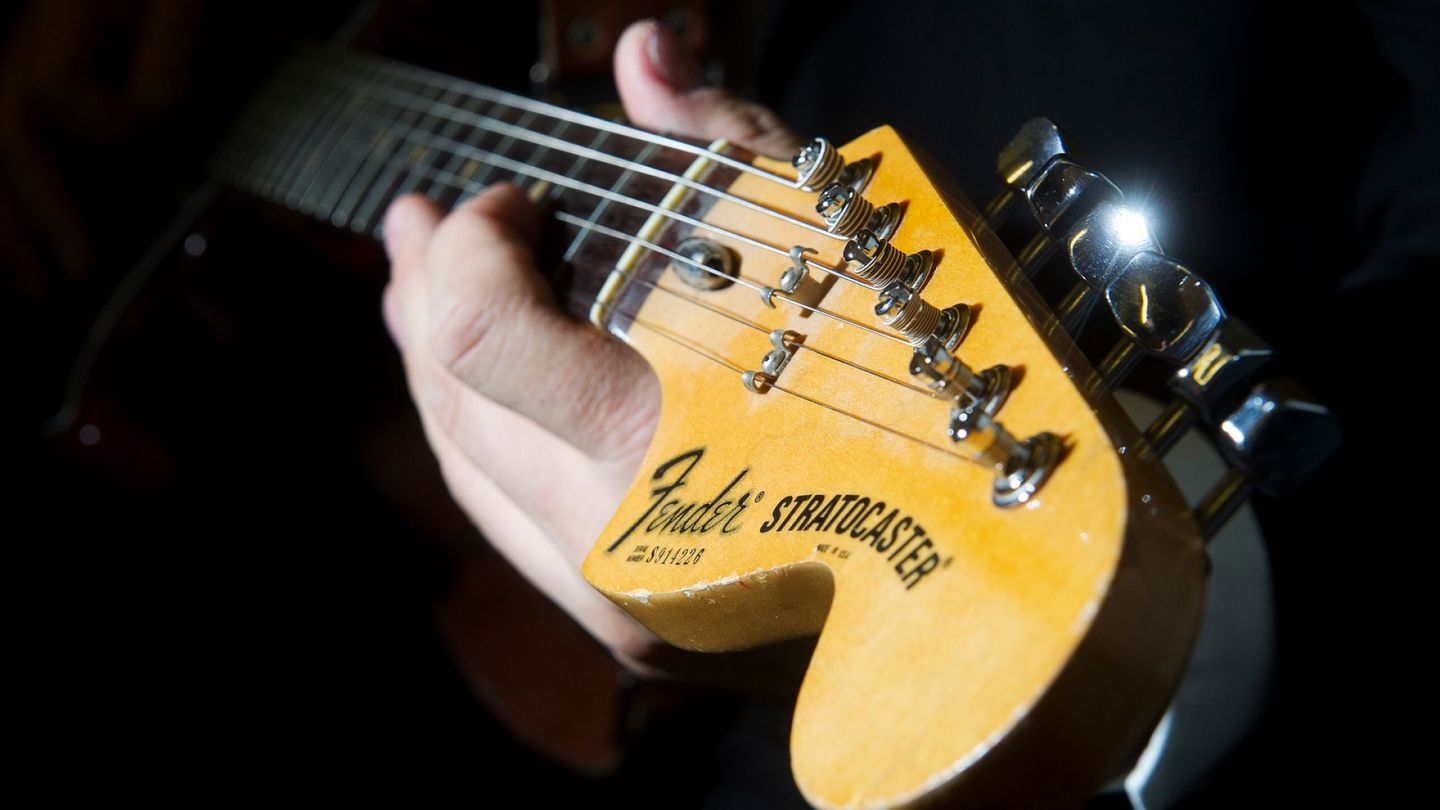 Europe's Largest Music Retailer Sues Fender Over Stratocaster Guitar Design