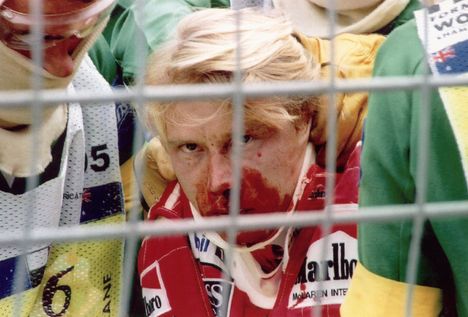 Mika Häkkinen kuuli hurjan äänen, sitten kaikki hiljeni – uutuuskirja paljastaa hirvittävän onnettomuuden taustat | HS.fi