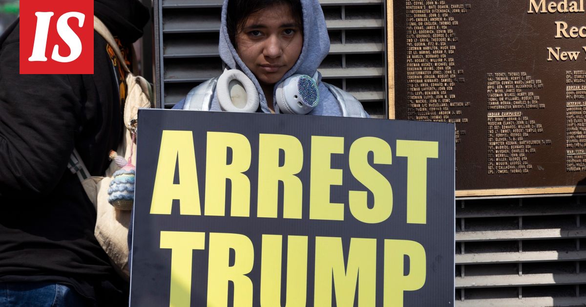 Trumpin raivoviesti tyrmistyttää – virasta erottamista vaaditaan