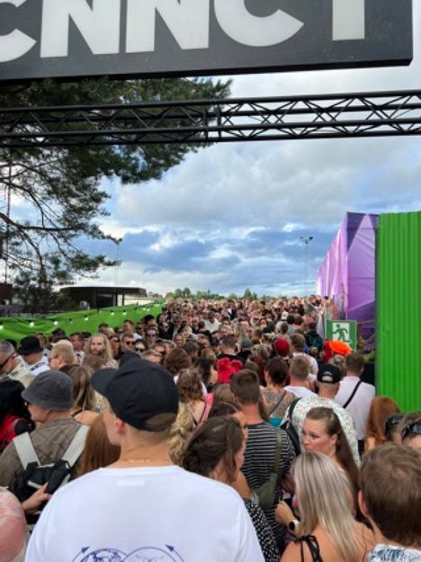 Weekend Festival Pitk Jono Turhauttaa Vierailijoita Ilta Sanomat