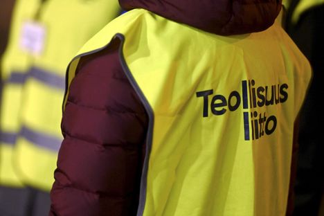 Ylemmät Toimihenkilöt YTN:n lakko alkaa perjantaina. Sovittelu jatkuu ensi viikolla maanantaina ja tiistaina. Kuvassa Teollisuusliiton lakkovahteja lääkeyhtiö Orionin edustalla Espoossa vuonna 2023 Teollisuusliiton, YTN:n ja Pron yhteisessä lakossa.