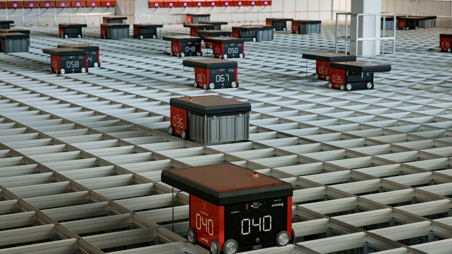 Extensive disruption at the S-stores collection center-customers were left without grocery shopping
