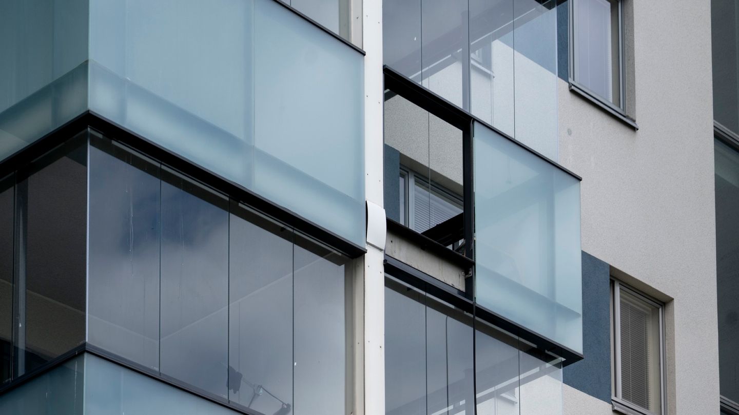 Vantaa Balcony Accident: Handles Removed to Prevent Use After Fatal Fall