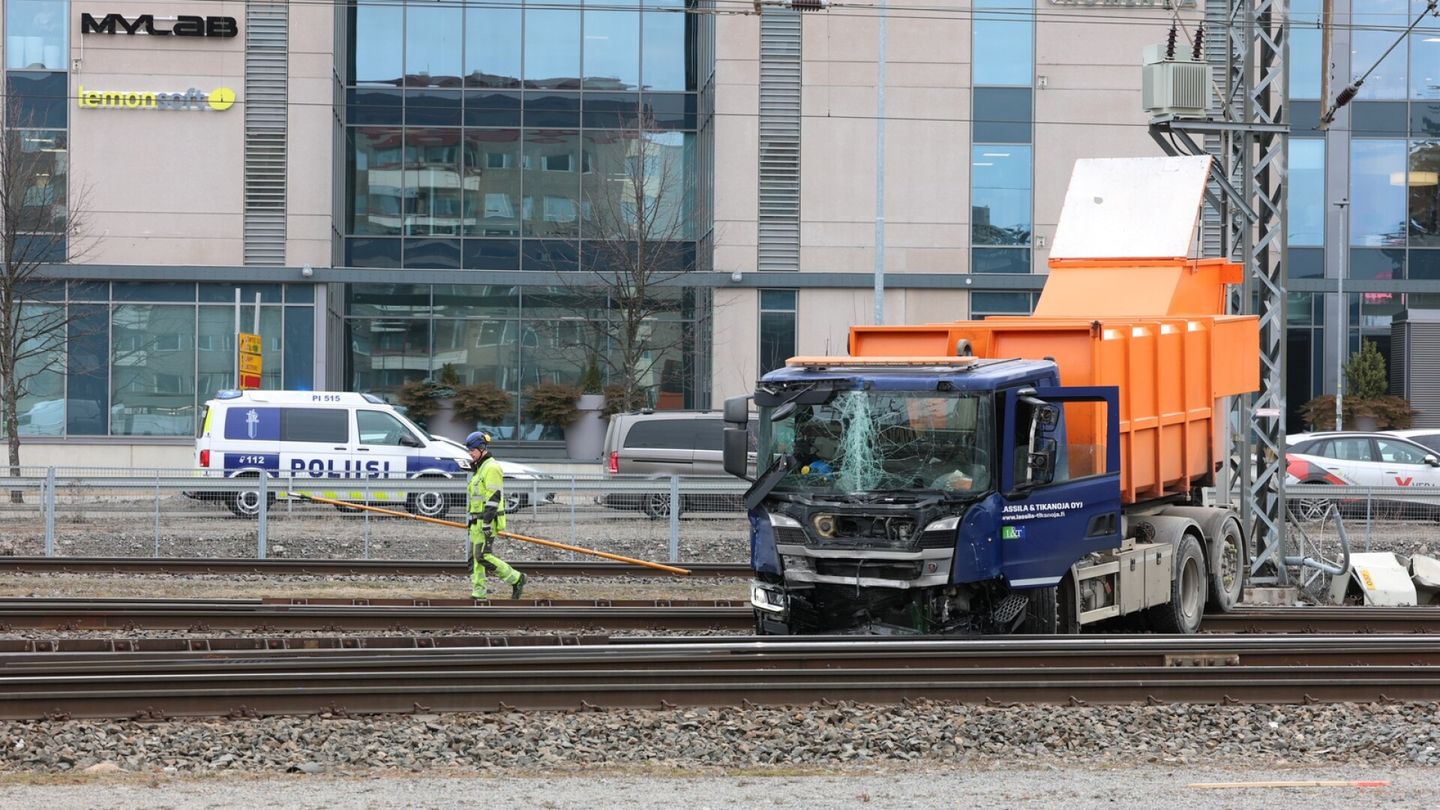  Poliisi ei epäile, että kuorma-auton ulosajo Tampereen ratapihalla olisi ollut tahallinen