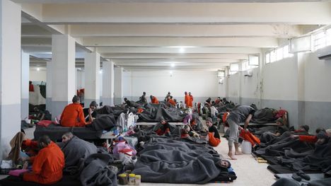 Hassakan vankilassa Syyriassa pidettiin vangittuja Isis-taistelijoita maaliskuussa 2019. Belgiassa tiistaina tuomittu terroristiryhmä keräsi syytteen mukaan rahaa Isis-vankien vapauttamiseksi. 