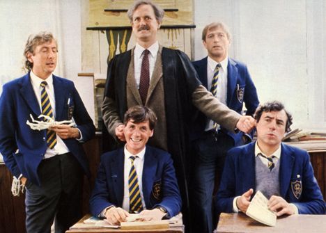 Monty Python -tähti Eric Idle selvisi haimasyövästä – kehuu suomalaisia ...