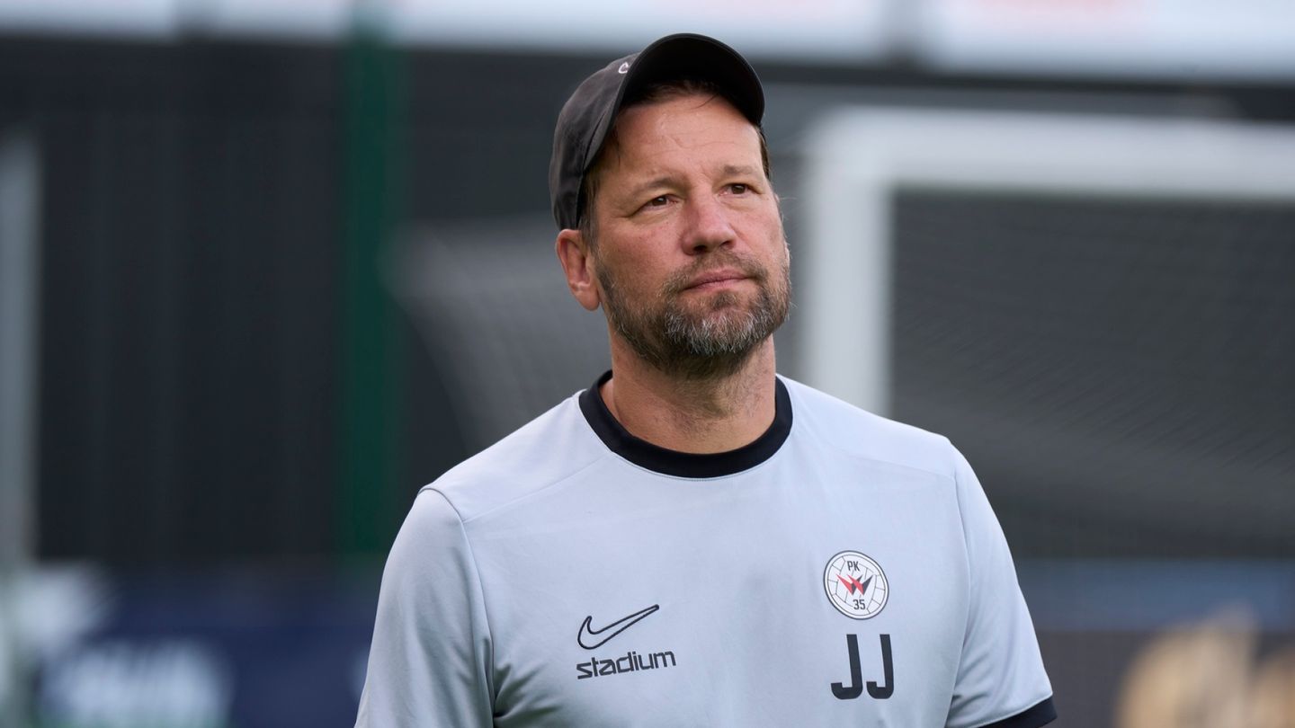 Football: Jussi Jääskeläinen's life remains full of the beautiful game