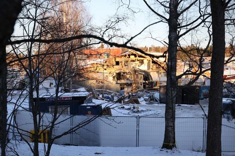 Entistä vanhainkotia Vihnuskadulla puretaan parasta aikaa. Sen tilalle on suunnitteilla niin kerrostaloja ja rivitaloja kuin muutama omakotitalokin. Alueen kaavamuutos on tulossa julkisesti nähtäville.