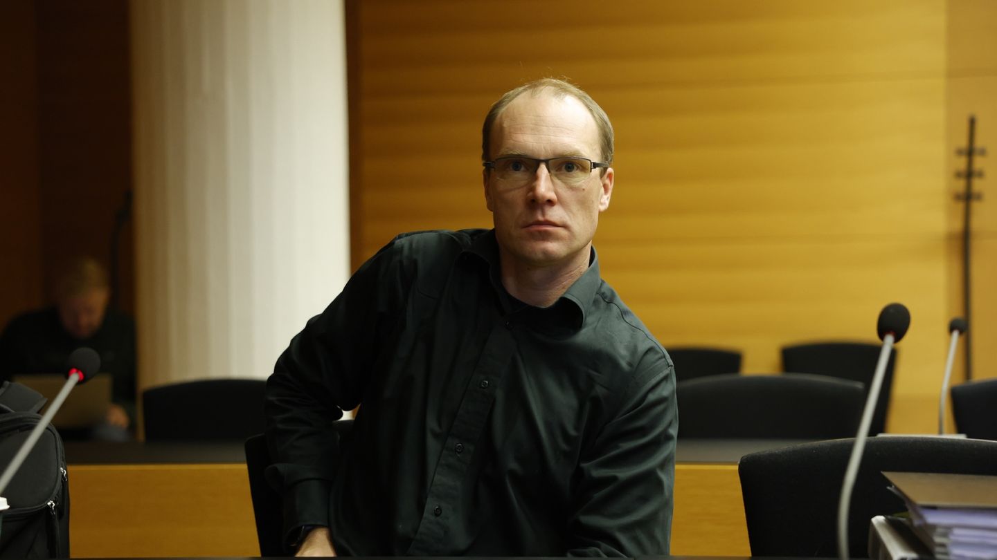 Jari-Matti Latvalan verojutussa paljastus: alkuperäiset puhelintiedot tuhottu