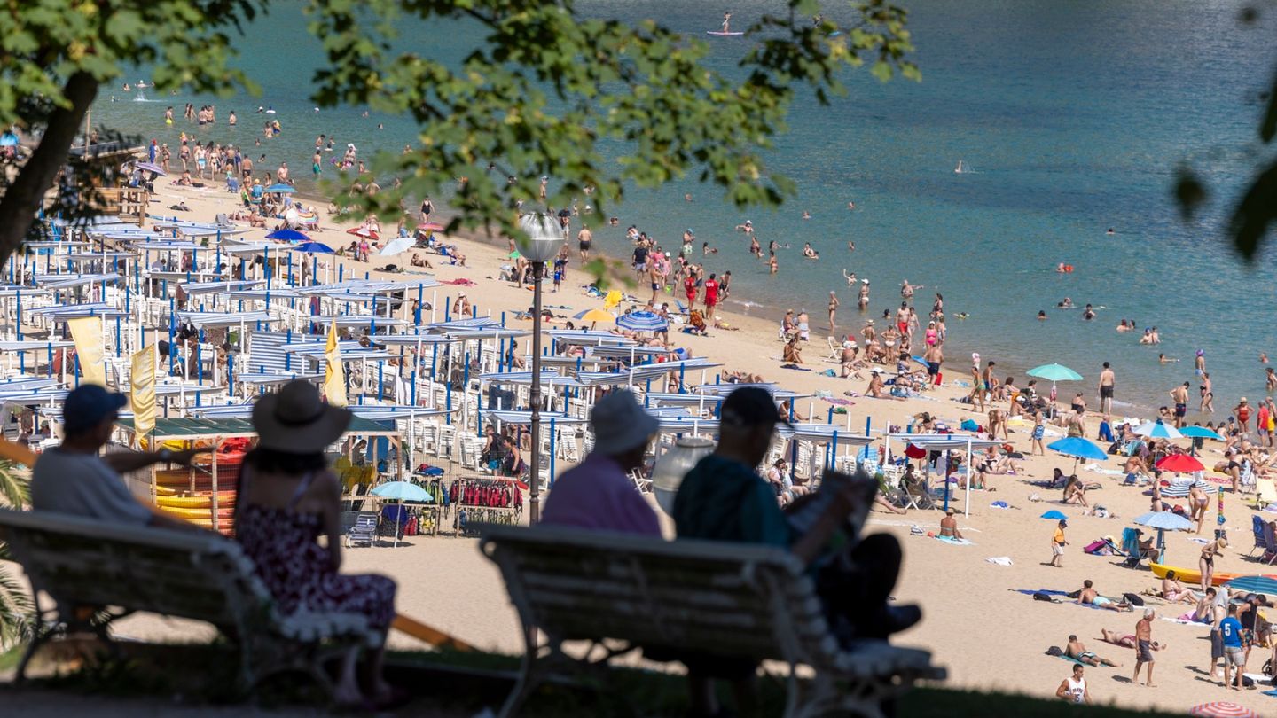 Europe's Heatwave Claims Over 1,000 Lives in Spain; Portugal Warns of 44°C Temperatures
