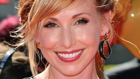 Mihin katosi Myytinmurtajien punatukkainen naisjäsen Kari Byron