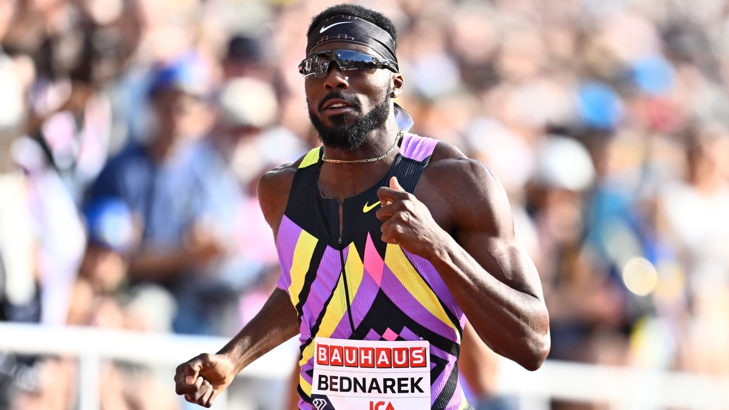 Bednarek Runs Wind-Aided 9.72 in 100m; Davis-Woodhall Leads Long Jump