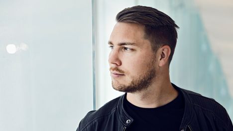 Oopperalaulaja Aarne Pelkonen on tällä hetkellä sinkku. ”Itse en haaveile lapsuuden­perheeni kaltaisesta suurperheestä.”