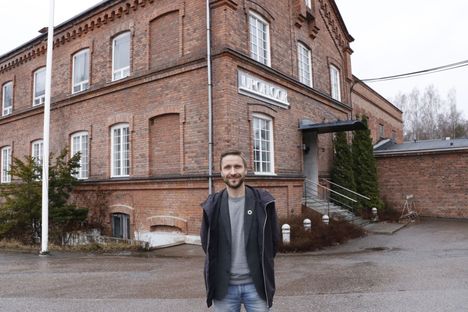 Perttu Ketolan Cireco Tehdassaari kiinteistökehitys oy on tehnyt 53 000 euron tarjouksen takana näkyvistä Upofloorin 13 000 neliön tiloista.
