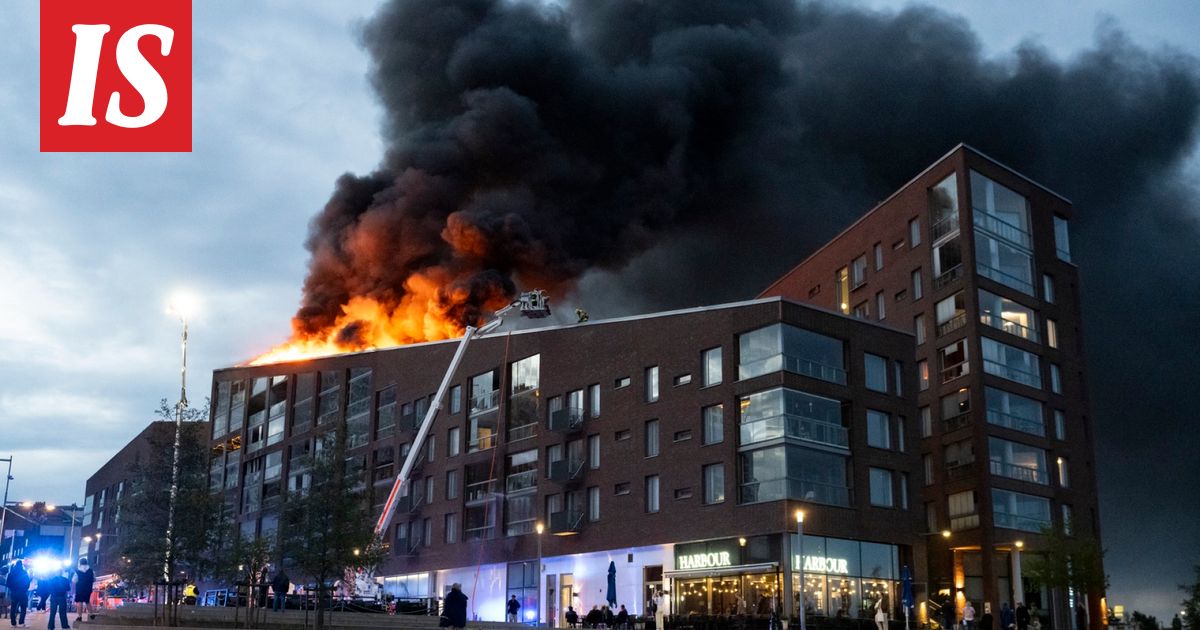 Kerrostalo roihusi Kalasatamassa – asukkaat eivät pääse koteihinsa