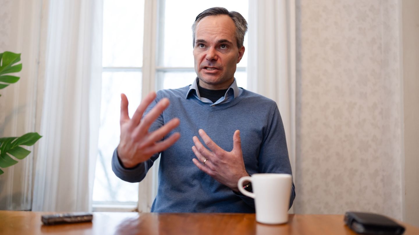 Espoo to Lay Off City Employees to Fund More Teachers