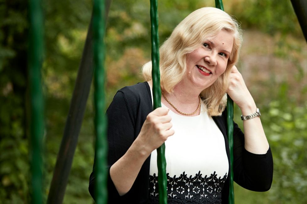 Ikki sochli yigitlar bilan anal porno