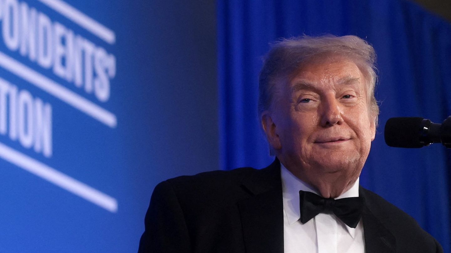 Donald Trump houraili median edessä – hämmentävä syytös super­tähdestä: ”Ehkä hän on rasisti”