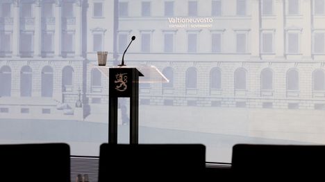 Valtioneuvoston viestintä on mennyt sekaisin organisaatiouudistuksessa, kertovat HS:n lähteet. Kuva on maaliskuulta pääministerin tiedotustilaisuudesta.