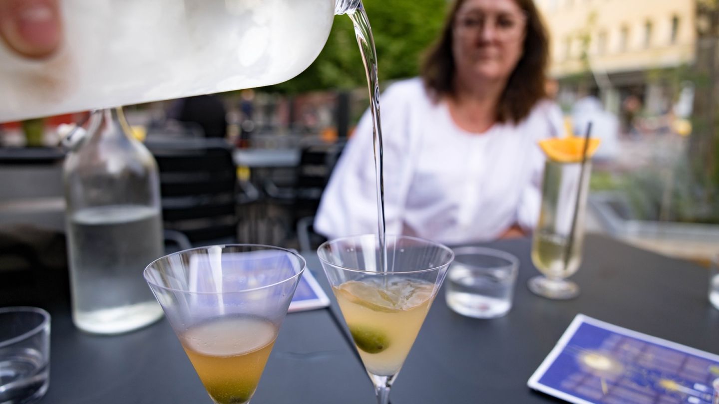 Summer Cocktails in Finland: Aperol Spritz Faces New Challengers