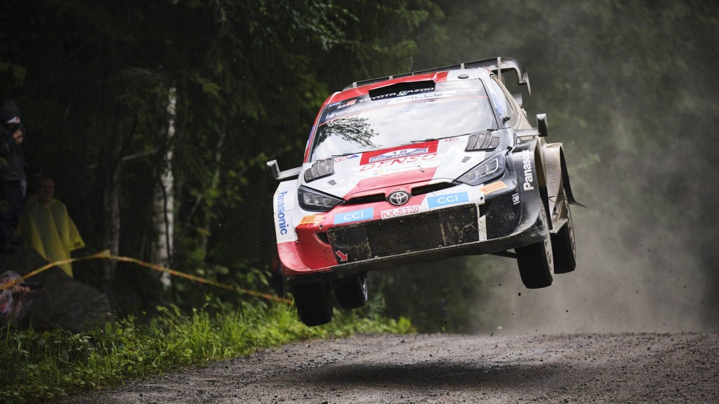 Ralli | Kalle Rovanperä johtaa ylivoimaisesti – HS seuraa MM-rallin huipennusta