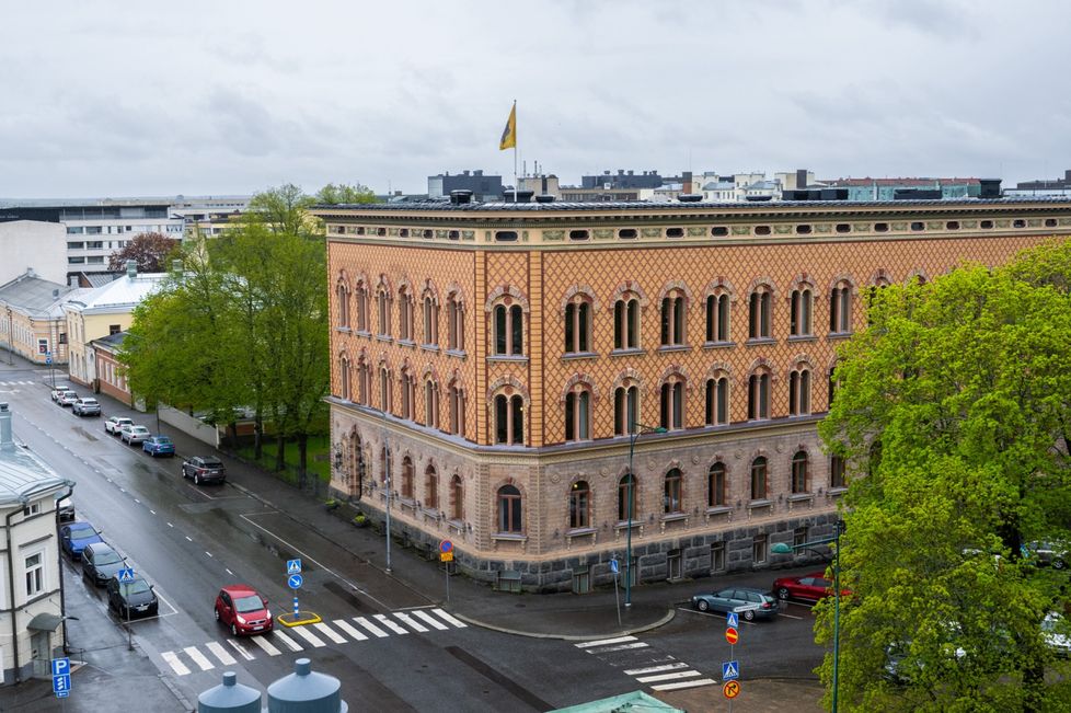 https://images.sanoma-sndp.fi/b3b693fce8f4df6d64f40341da9f386b/normal/978.jpg