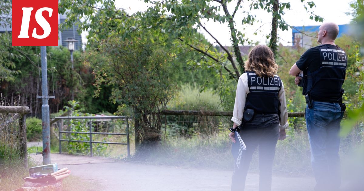 Julma rikos paljastui: Mies raahasi naisen ruumist