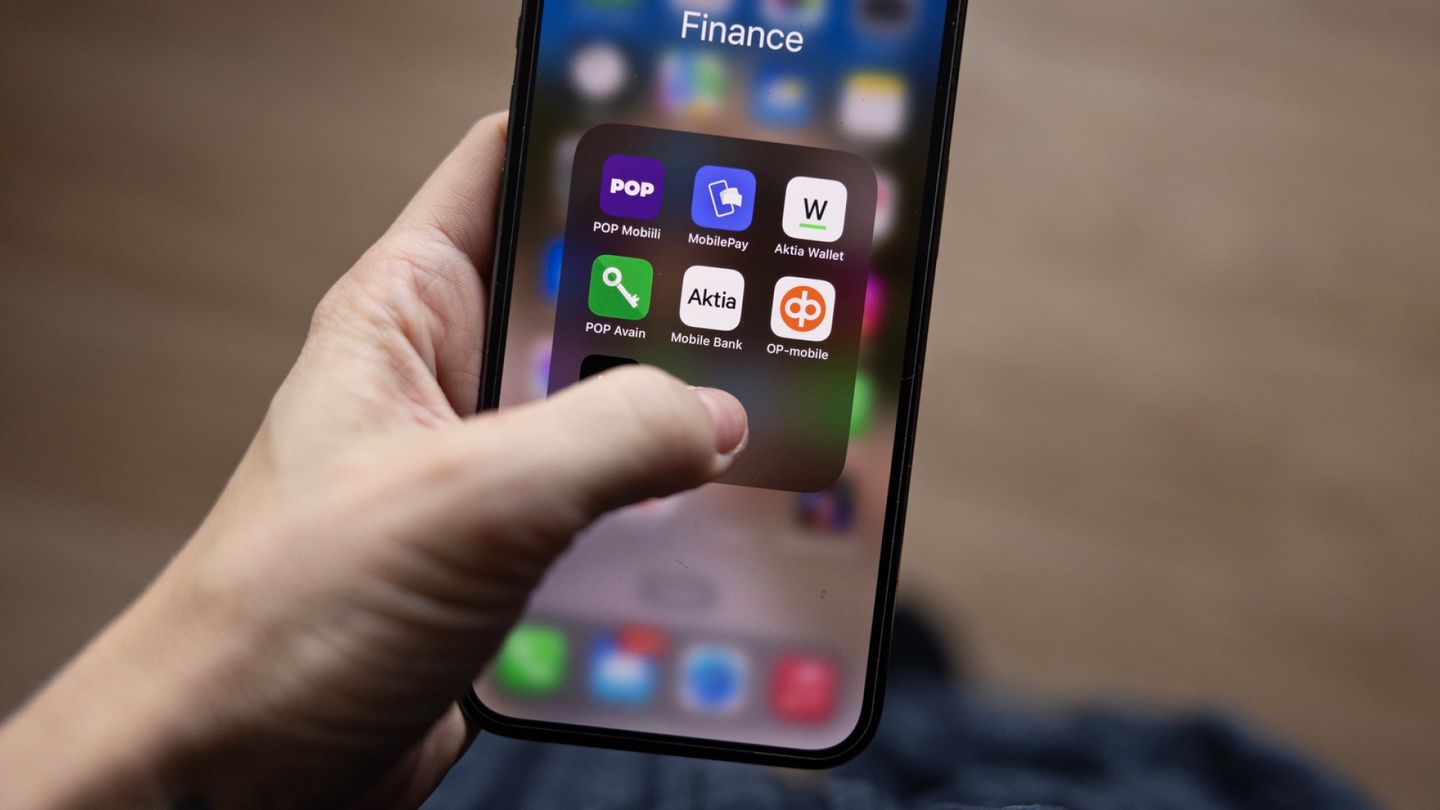 Online Scammers Access Finns' Bank Accounts Without Credentials; Authorities Powerless