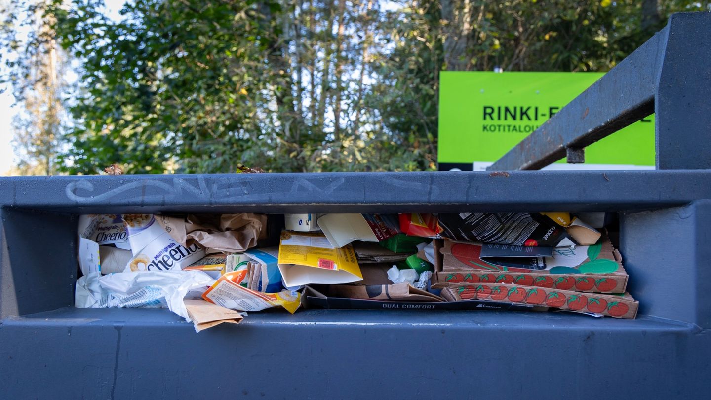 Näitä pakkauksia suomalaiset eivät osaa kierrättää – asian­tuntija: ”Ne eivät kuulu sinne”
