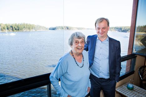 Äiti ja poika puhuvat usein politiikasta, mutta kumpikaan ei neuvo toista.