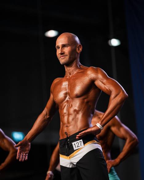 Pekka Posio practices fitness sports in the men's physique series.