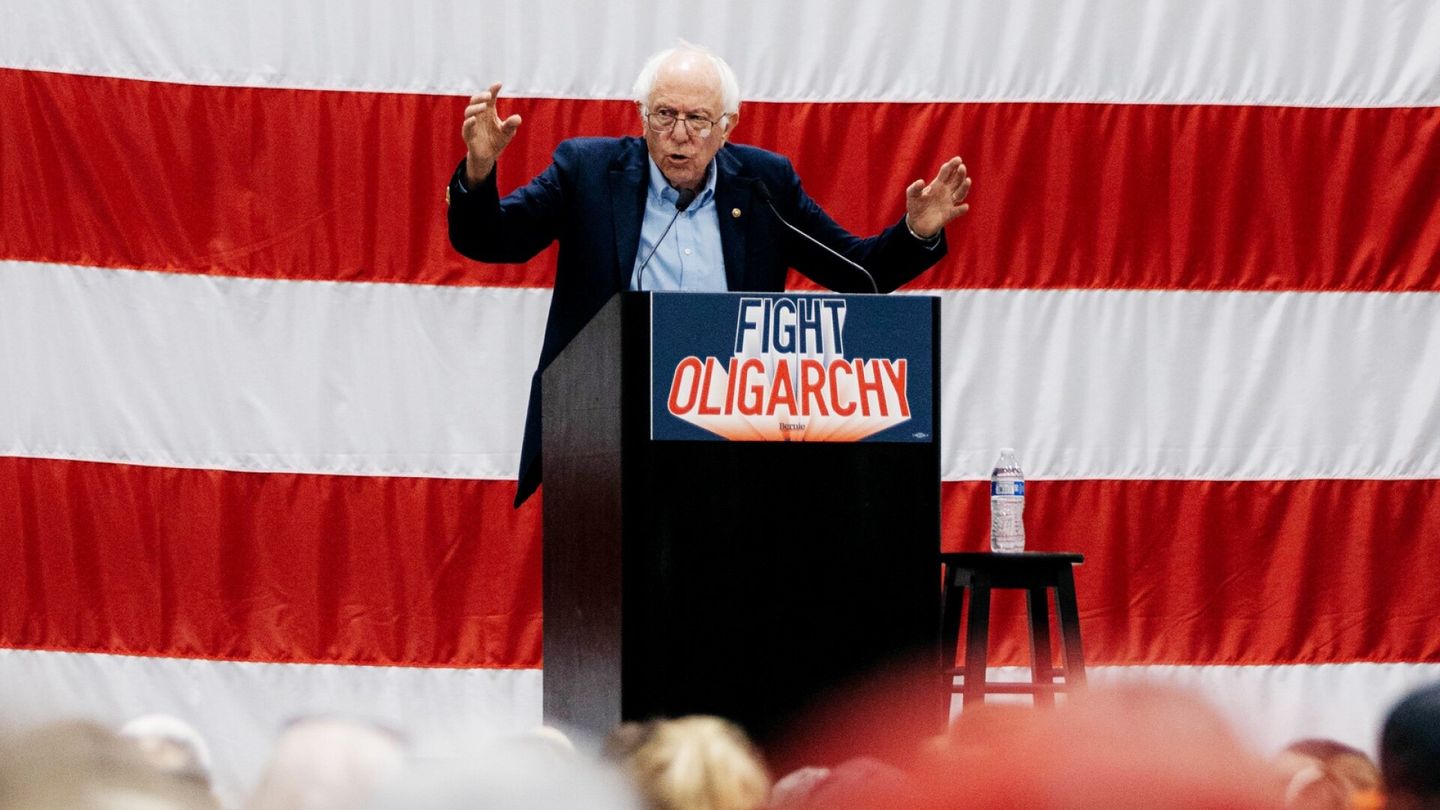 Video | Bernie Sanders kuuli Yhdysvaltojen Iran-iskusta kesken puheensa