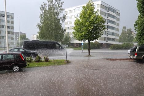 Välimäenkadulla näytti tältä, kun Nokialla satoi rankasti kesäkuussa.