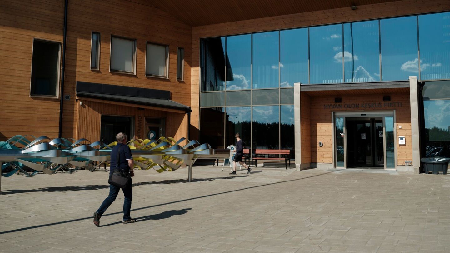 Rakentaminen | Hirsirakentaja kertoi vuosi sitten 250 miljoonan jättikaupasta, kauppa odottaa yhä toteutumistaan