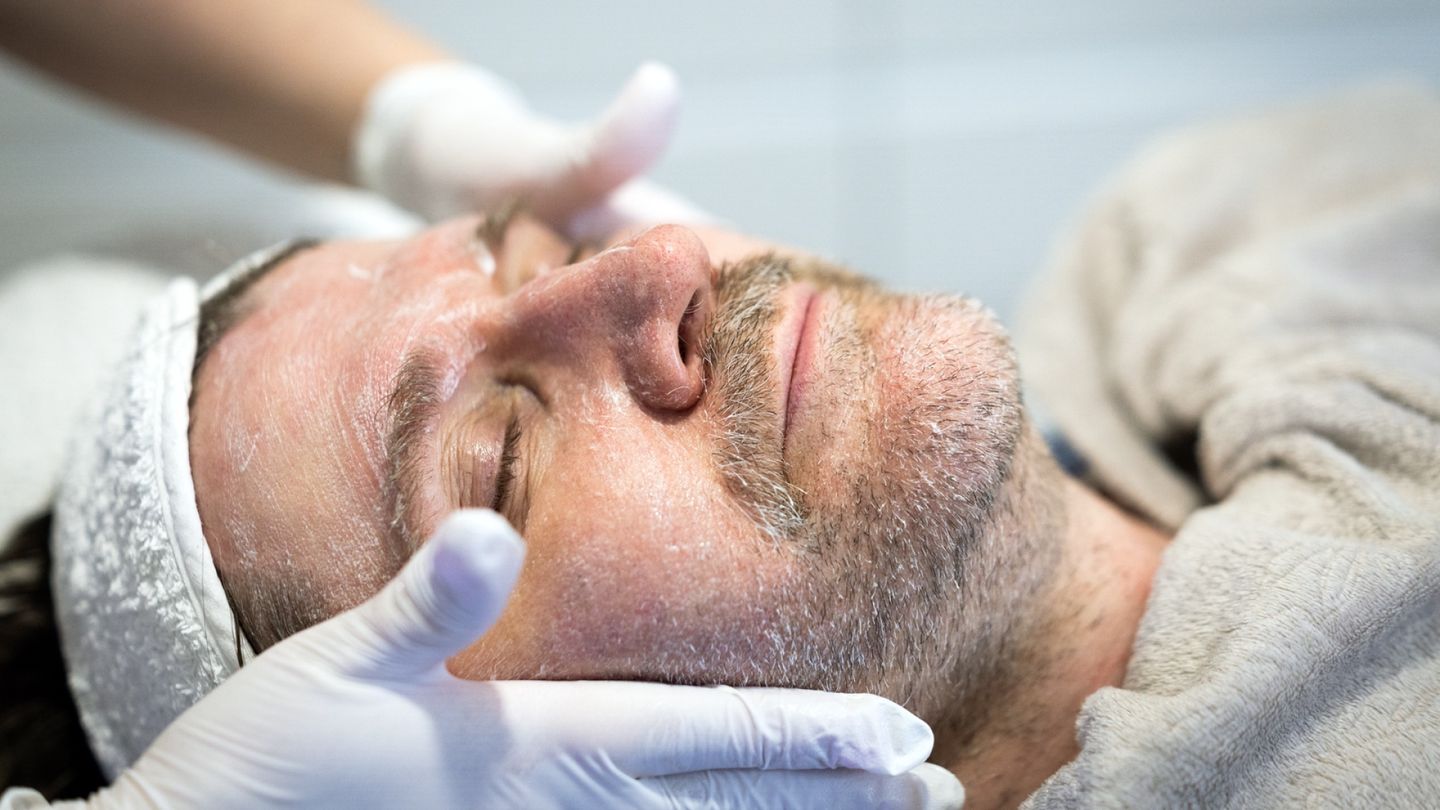 New Podcast Explores Why More Men Are Visiting Beauty Salons